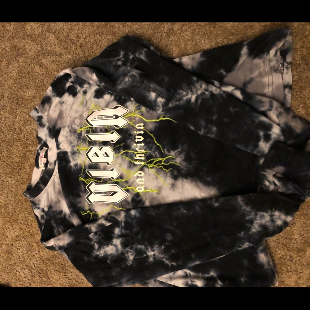 “Vibin and thrivin” long sleeve t-shirt